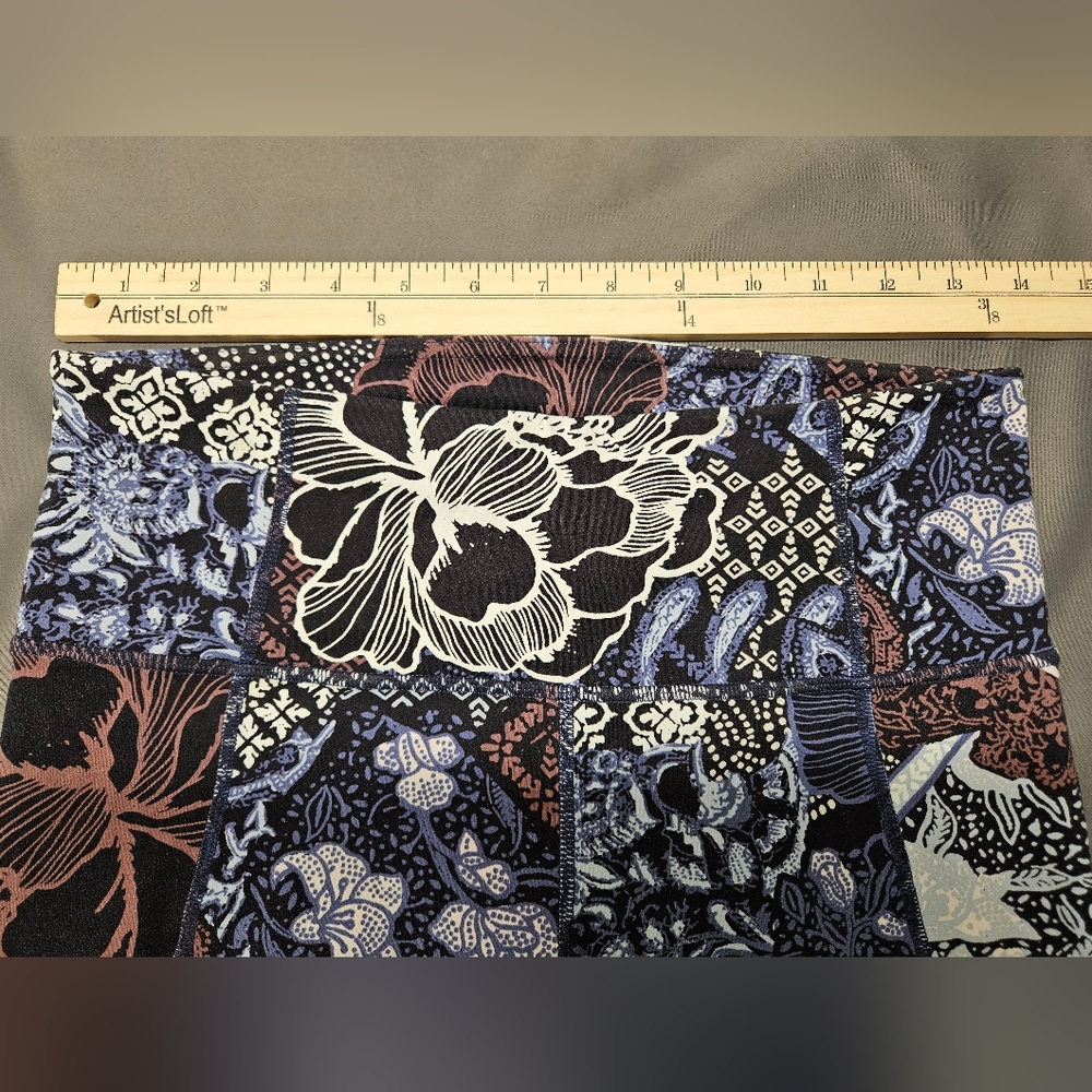 Athleta Floral Patchwork Salutation Tight Legging… - image 5